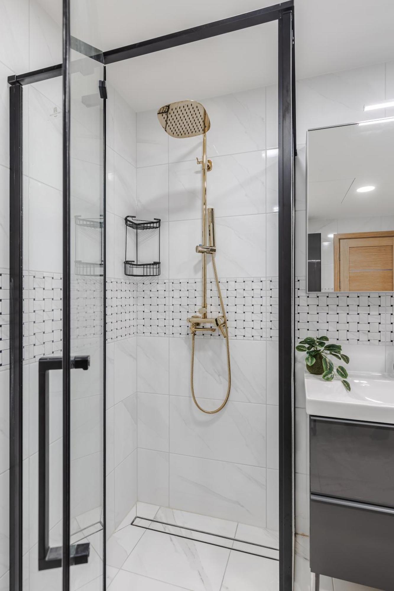 Fantasy House, Cozzy Apartmens, Free Parking, Long Stays Welcome Vilnius Luaran gambar